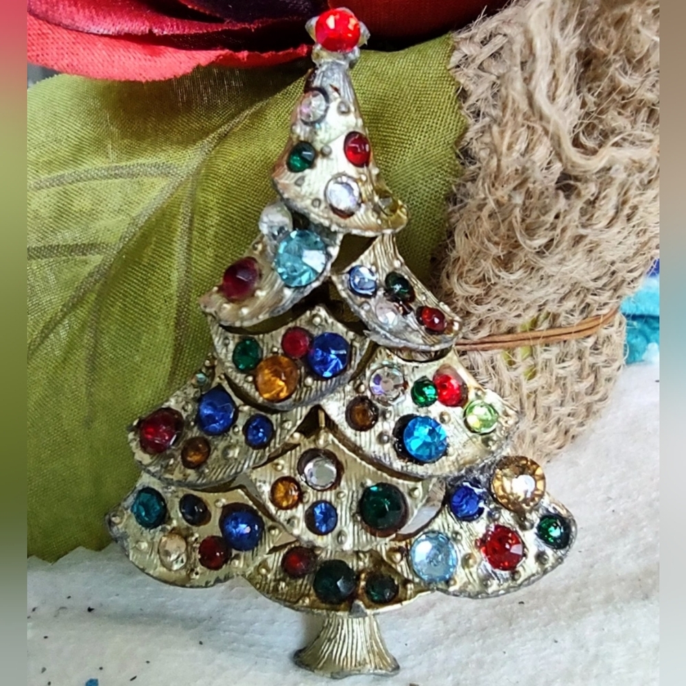 Upcycled Christmas Tree Multicolored Crystals Textured Gold Metal Brooch